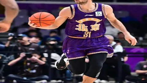 [图]萨内替补进球助拜仁，乌尔比希送关键助攻，1-1战平柏林联